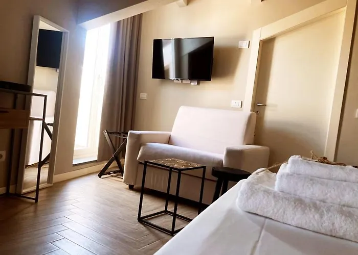 Gatto Bianco Rooms 42Albergo